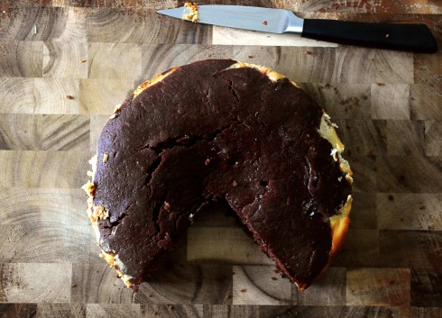 Cheesecake_ripple_chocolate_cake